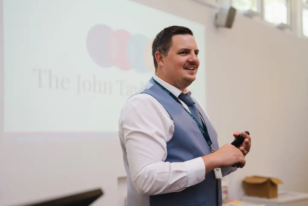 Mike Simmon,s Director of the JTSCITT, teaching in the hub